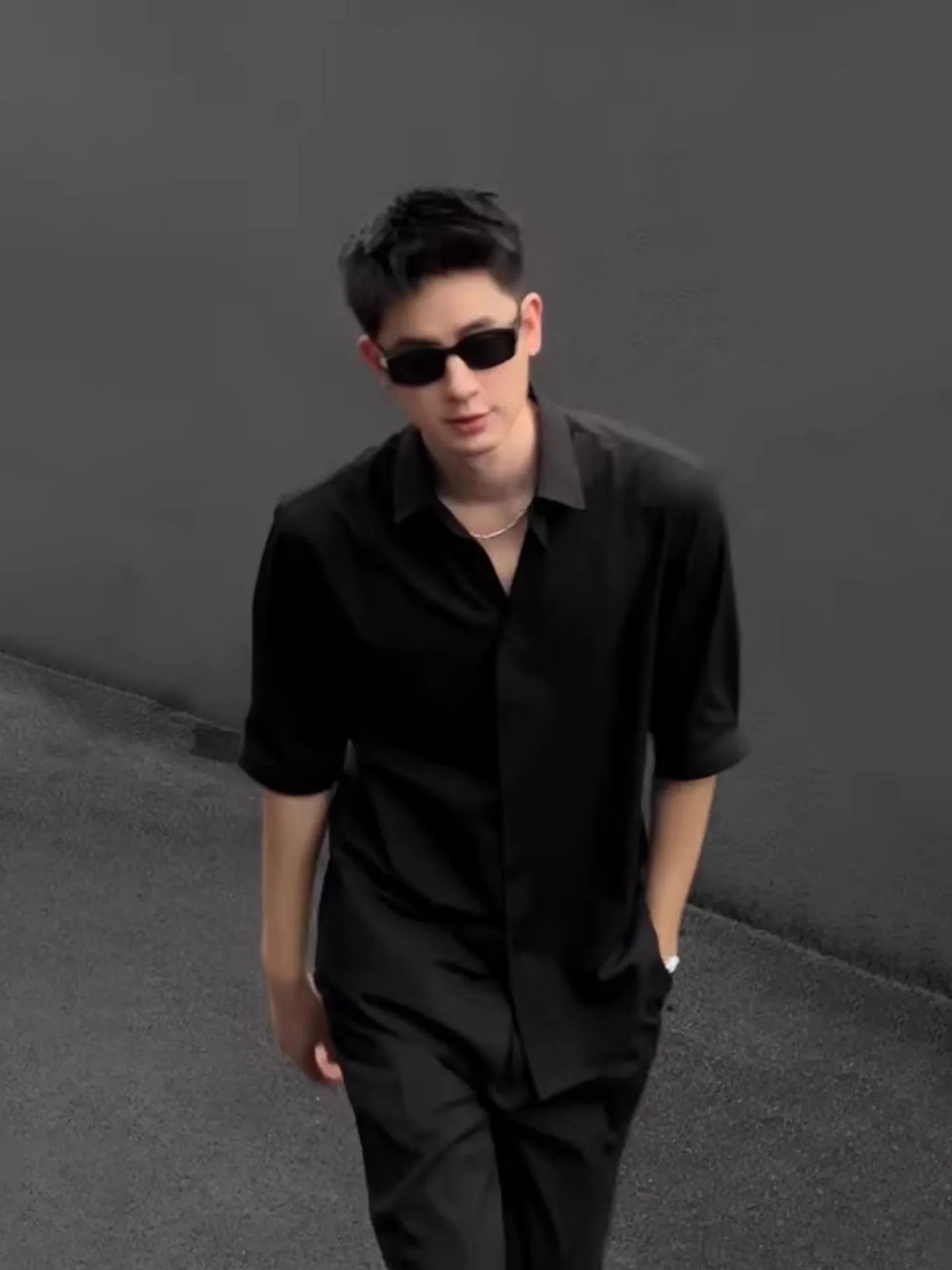 

Ice Silk Cool Sensation ort Sve Men's irt Summer Faion Set High-End Drapey West Pants Polyester Fiber Casual Sle