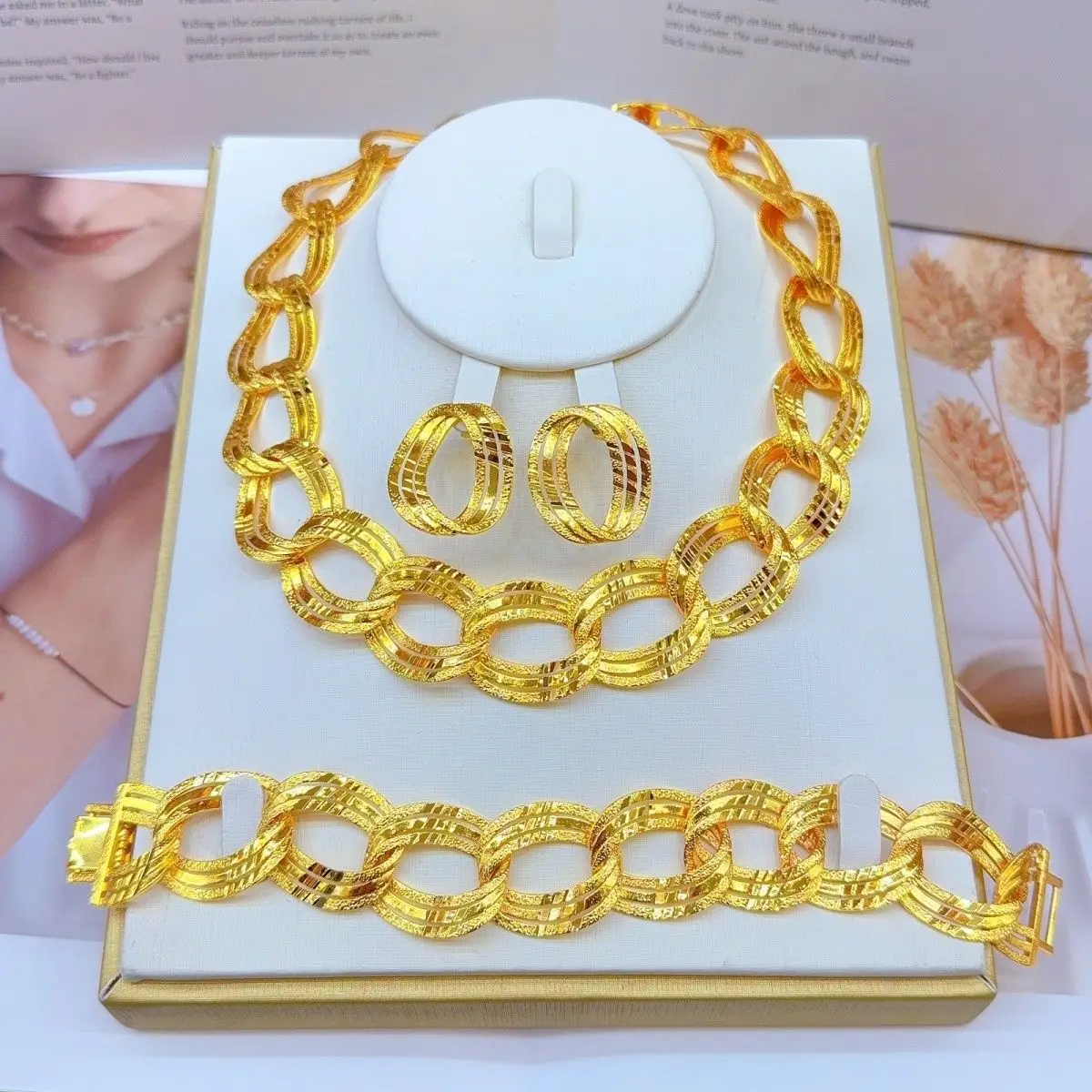 

Fashion Dubai 24K Gold Plated Customized Necklace Earrings Bracelets Wedding Christmas Gift Jewelry Set for Lovers DD10966