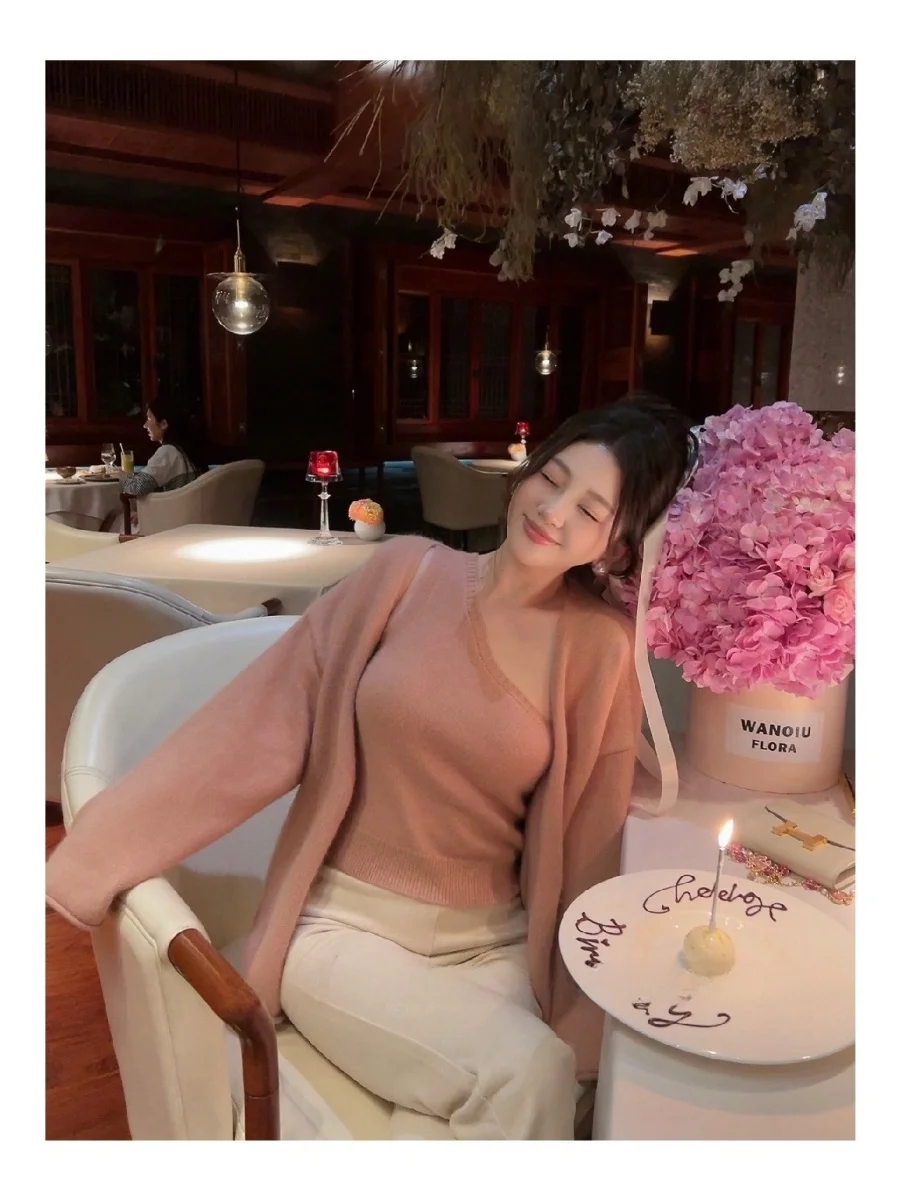 

Розовый шерстяной топ с открытыми плечами, длинный рукав, стройнящий, универсальный женский комплект из двух предметов, простой, классический крой, А-силуэт, вязаный...