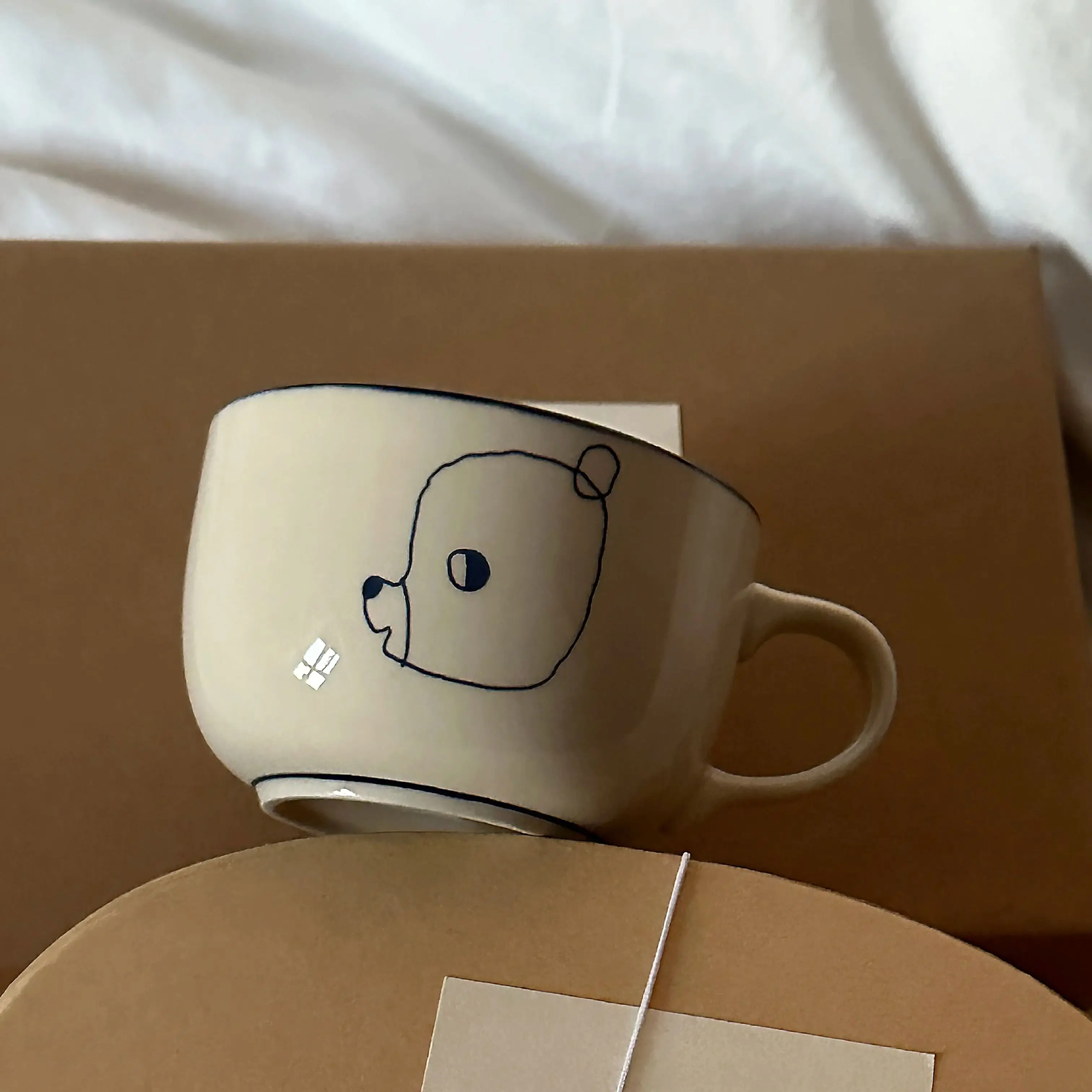 Cute Line Bear Ceramic Mug Hand-Drawn Cartoon Bear Pattern Coffee Latte Milk Cup With Handle Heat-resistant Tea Ceramic Cup