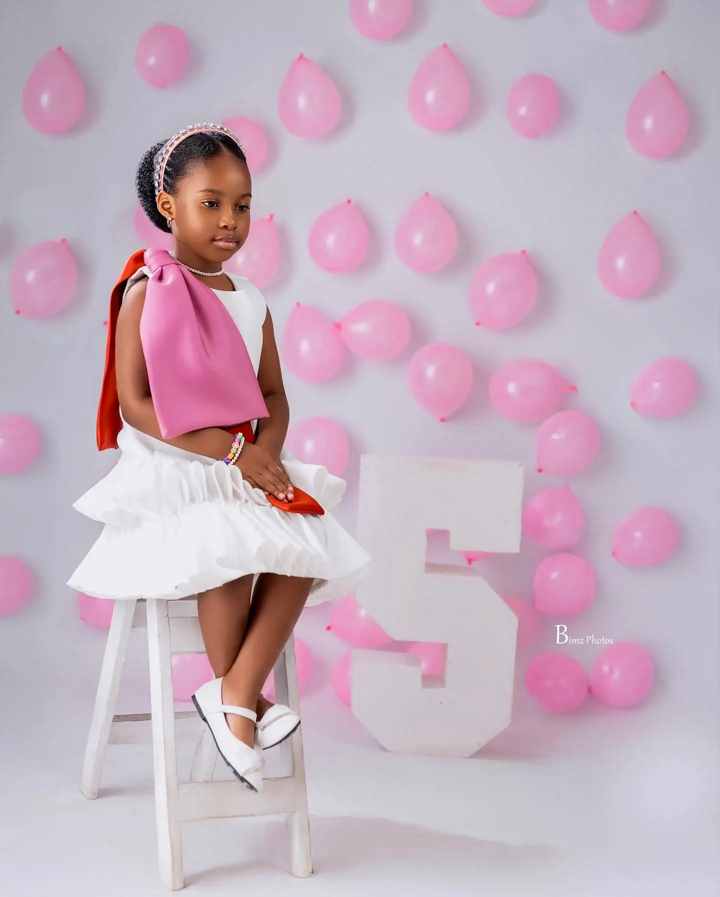 カスタマイズされた白いフラワーガールドレス 結婚式用 膝丈 プリンセス誕生日パーティードレス