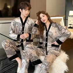 Pyjama de couple en velours doré pour hommes et femmes, vêtements de nuit à manches longues, col en V, ensemble de vêtements de détente, automne, hiver, printemps, nouveau, 2024