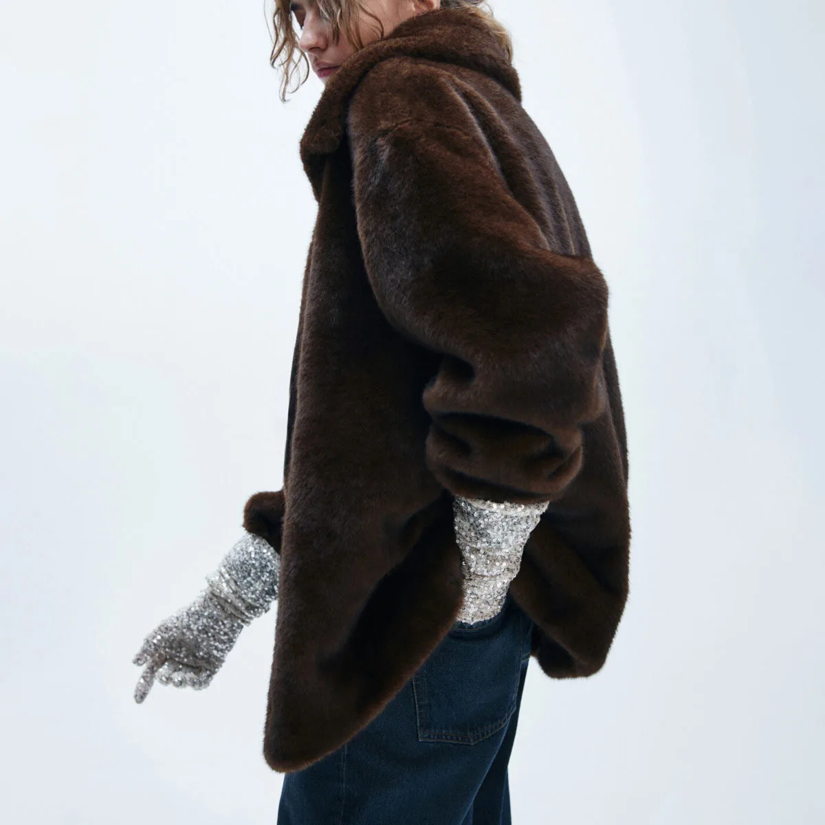 BJTZ 高級フェイクファーコート女性デザイナーコーヒーブラウンミッドレングススリムフィットラペルエレガントミニマリストオフィス暖かい冬シック