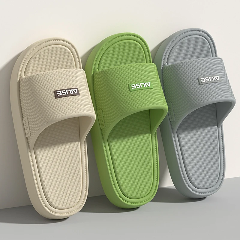 

Летние домашние тапочки на толстой платформе для женщин, с мягкой подошвой, нескользящие, для ванной комнаты, женские, 2026, удобные тапочки-облака