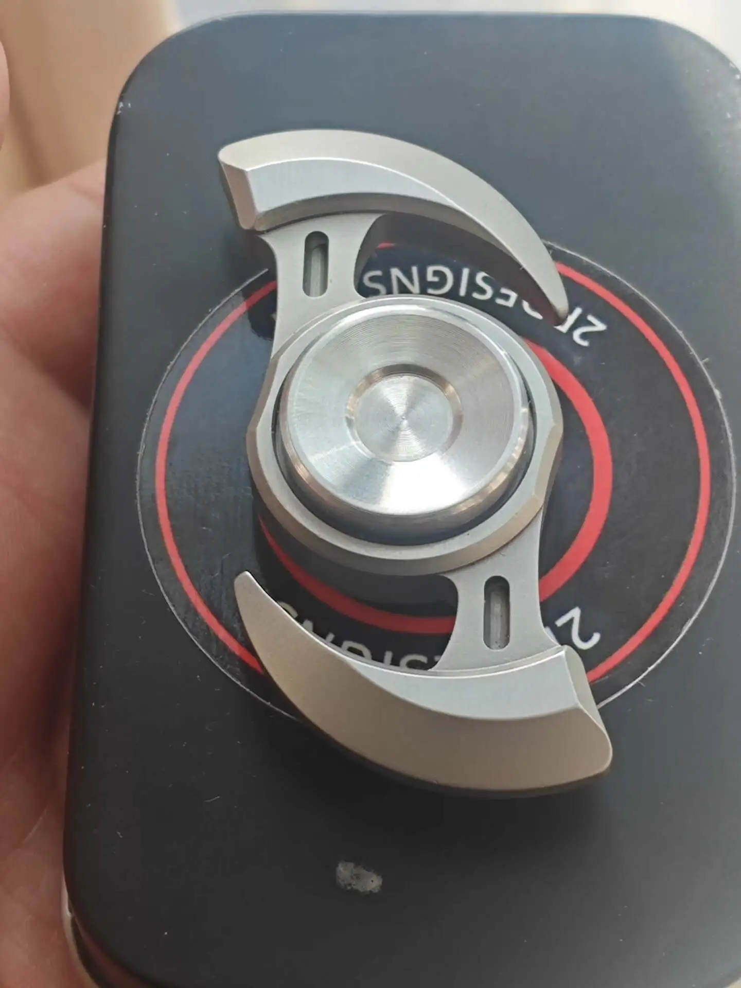 2R Design Tomahawk …