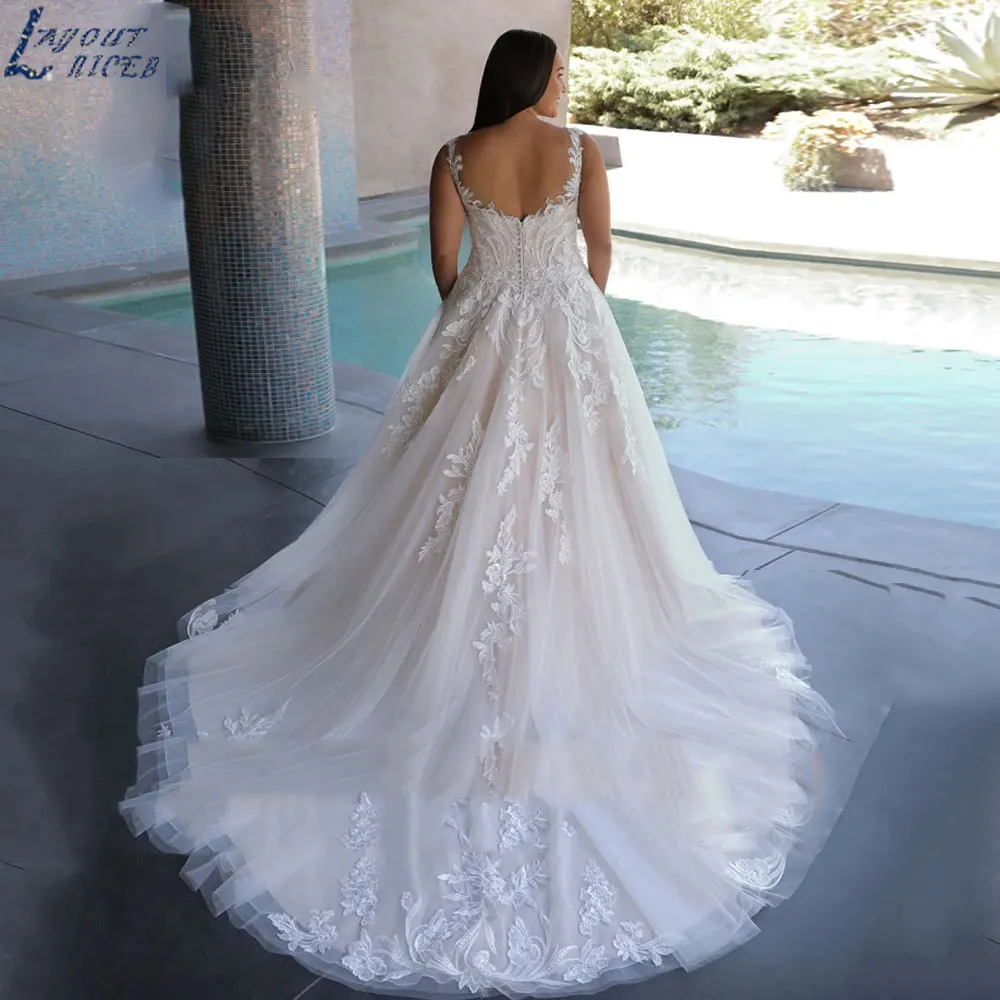 LAYOUT NICEB classico scollo a V Plus Size abiti da sposa 2024 Appliques di lusso a-line abiti da sposa senza maniche Tulle Robe De MariéeLAYOUT NICEB classico scollo a V Plus Size abiti da sposa 2024 Appliques di luss