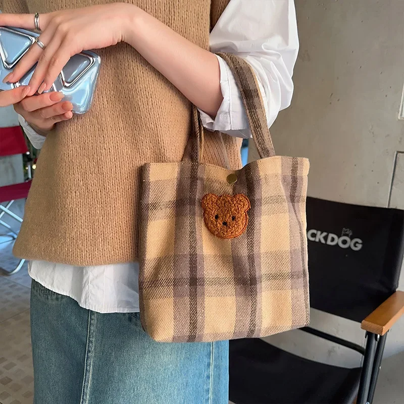 

2024 New Ins Korean Style Handbags Women's Cute Bear Canvas Bag Tote Bags for Spring Summer Fashion Out Small Cloth Tote