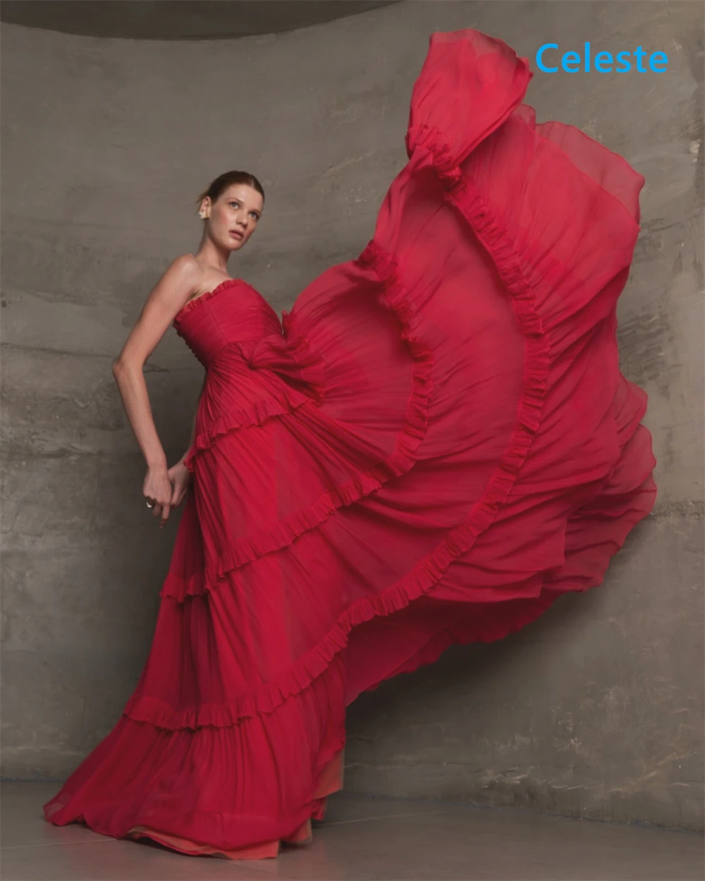 ที่กําหนดเองประณีตสีแดงชีฟองชุดราตรีคลาสสิก Strapless Homecoming Dresses แฟชั่นชุดพิเศษ