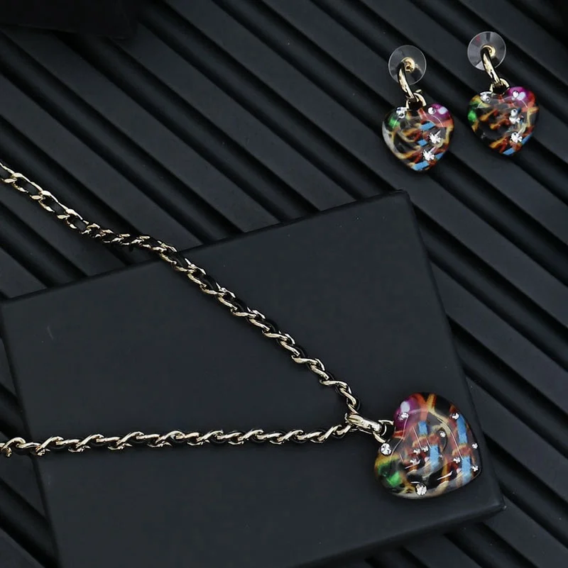 

Красочные черные высококачественные винтажные современные серьги-колье