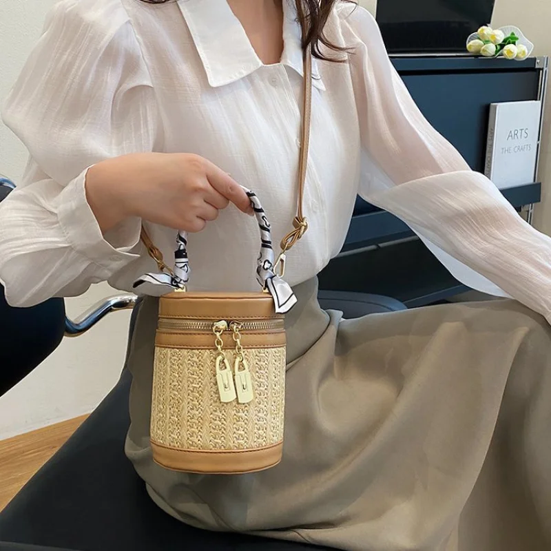

Trendy And Simple Women Crossbody Bag In Soft Leather For Casual Everyday Use And Errands