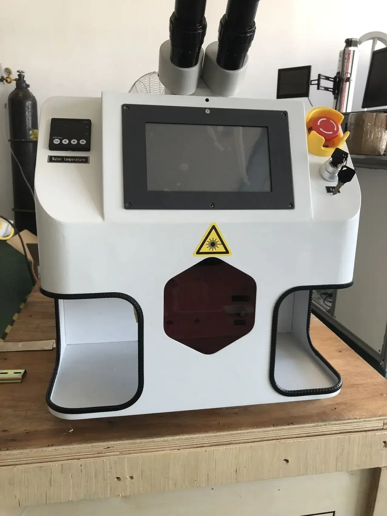 200W YAG Jewelry Laser Spot Welder Professional Soldering Machine For Jewellery Making And Eyeglass Frame Repair