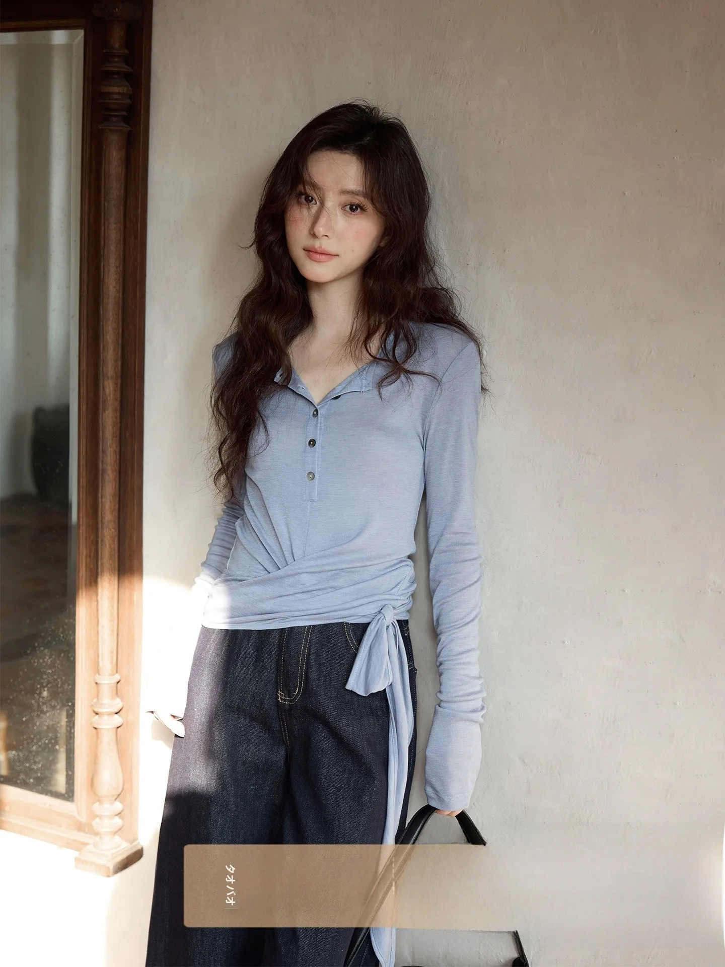 

Весенняя футболка-кимоно с длинным рукавом и воротником Хенли, с красивыми деталями, подчеркивающими талию, женский топ с завышенной талией