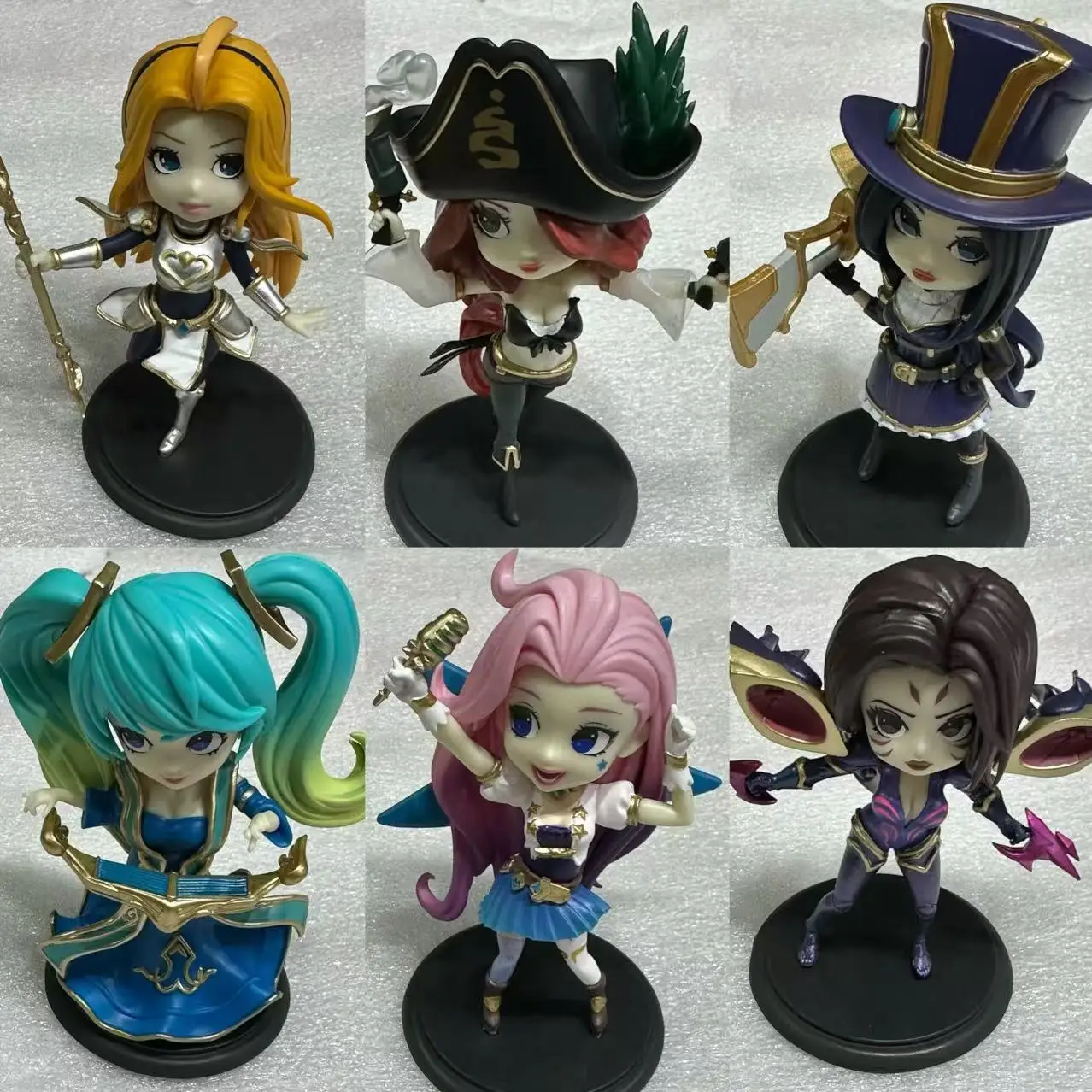 Miss Fortune Caitlyn  Kai\'Sa Sona Seraphine Lux Jinx Ahri Mini Figure Blindbox Genuine Original Packaging Brand New