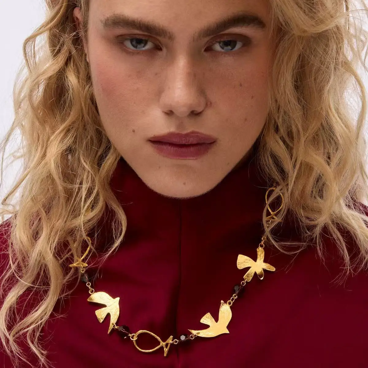 Europe America Brass Gold Plated Gemstone Pearl Bird Pendant Necklace Woman Exquisite Jewelry Accessories Trend