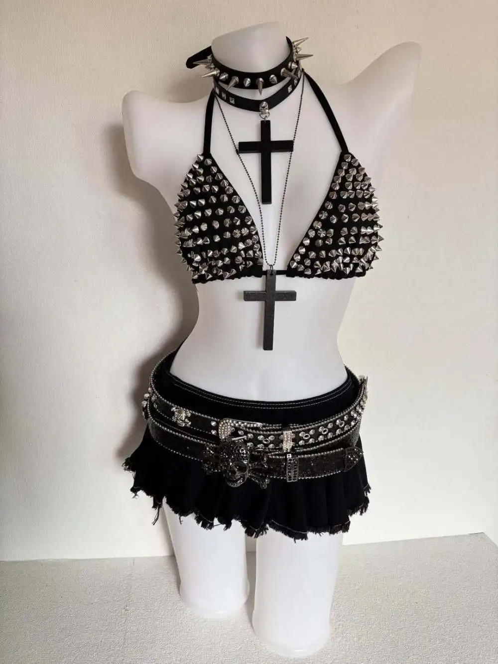 2026 New Summer Music Festival Metal Spike Decoration Hanging Neck Triangle Cup Underwear Spicy Girl Outerwear Top Trendy Punk