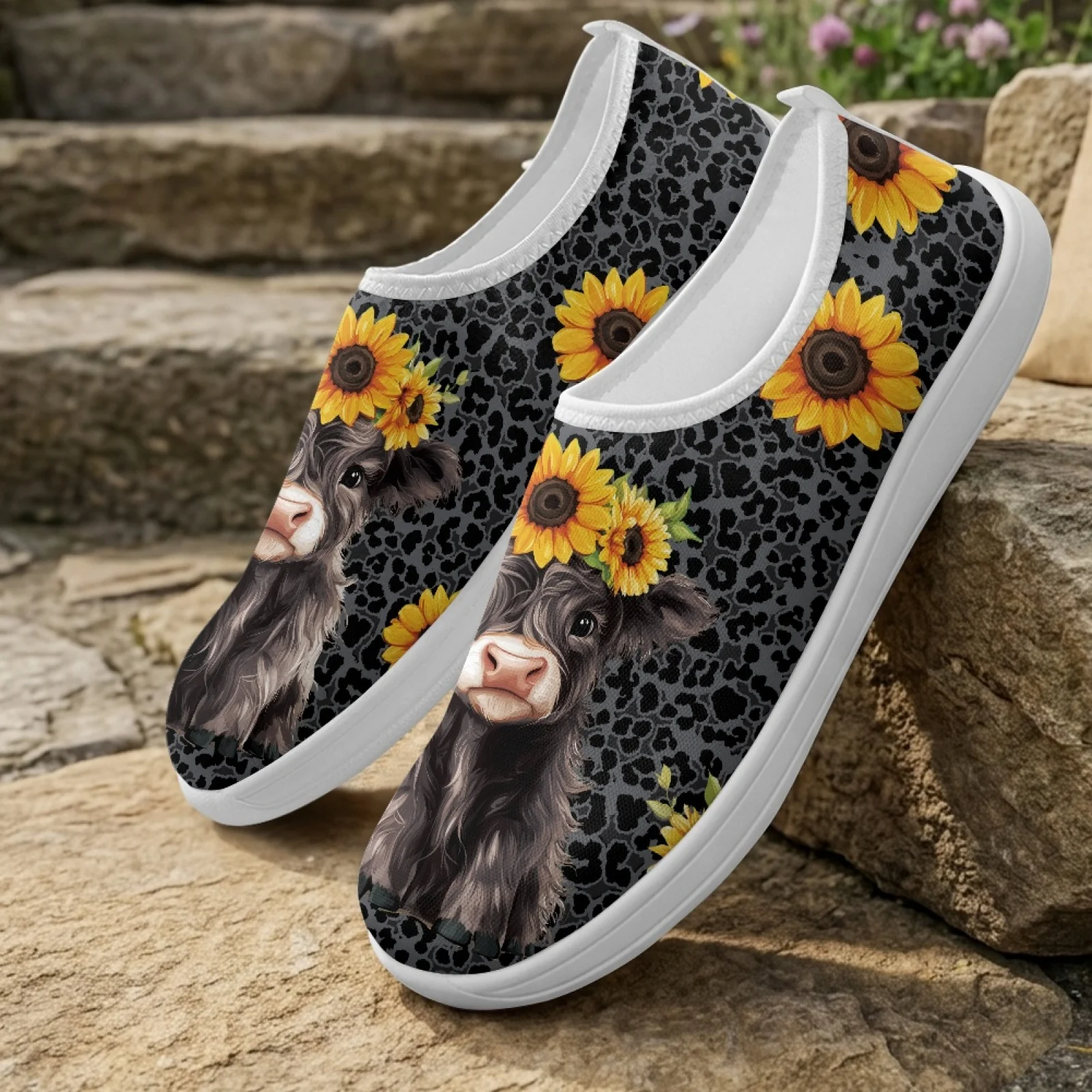 XIXIRIMIDO Slip-on Wide-toed Shoe Nurse Shoes Men's Sneakers Casual and Shoes Zapatillas de Mujer Tenis Feminino Highland Cow