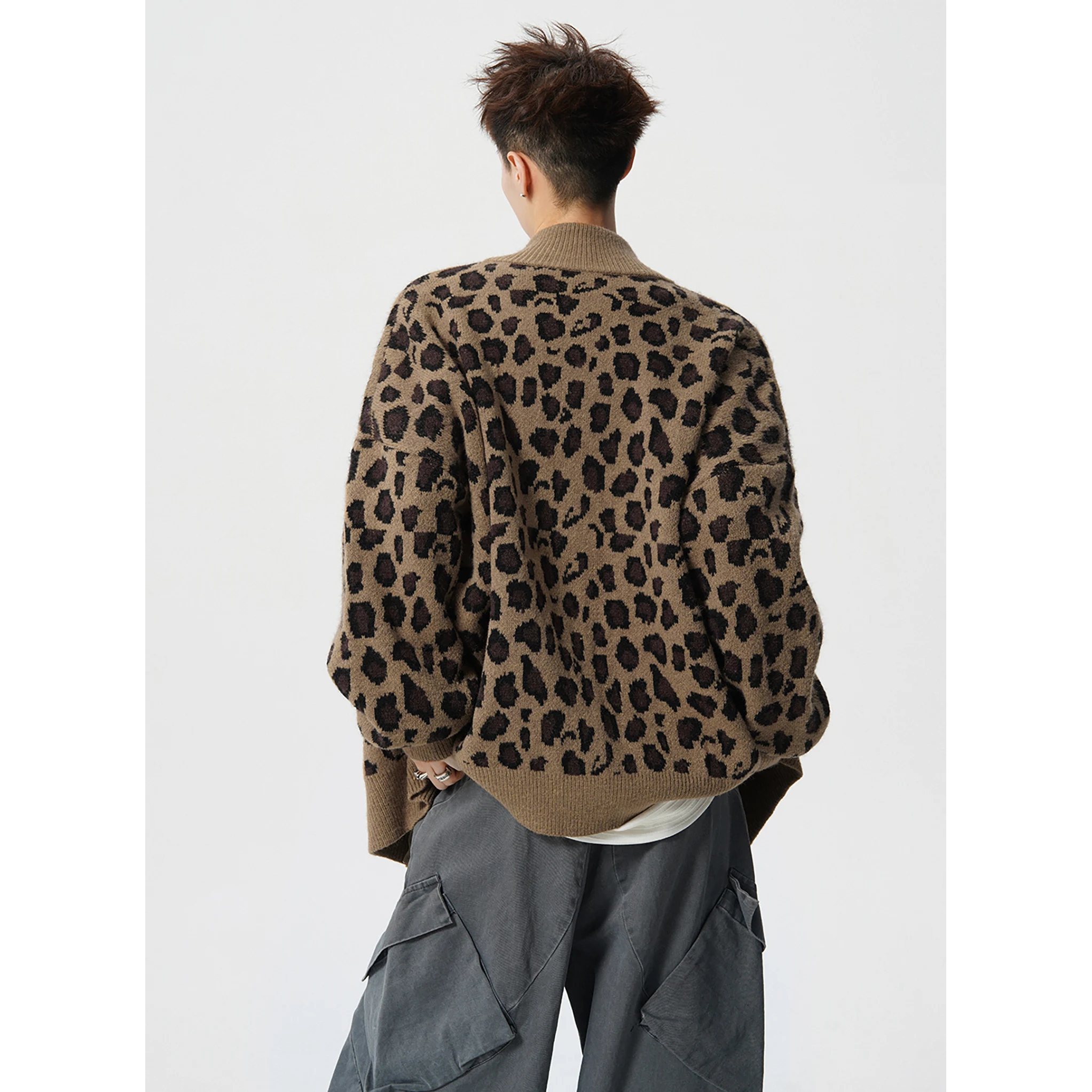 Men's 2025 Autumn New High-End Fashion Leopard Print Knitted Tops Male Handsome Knitted Sweater Long Sleeve Cardigan Sweaters