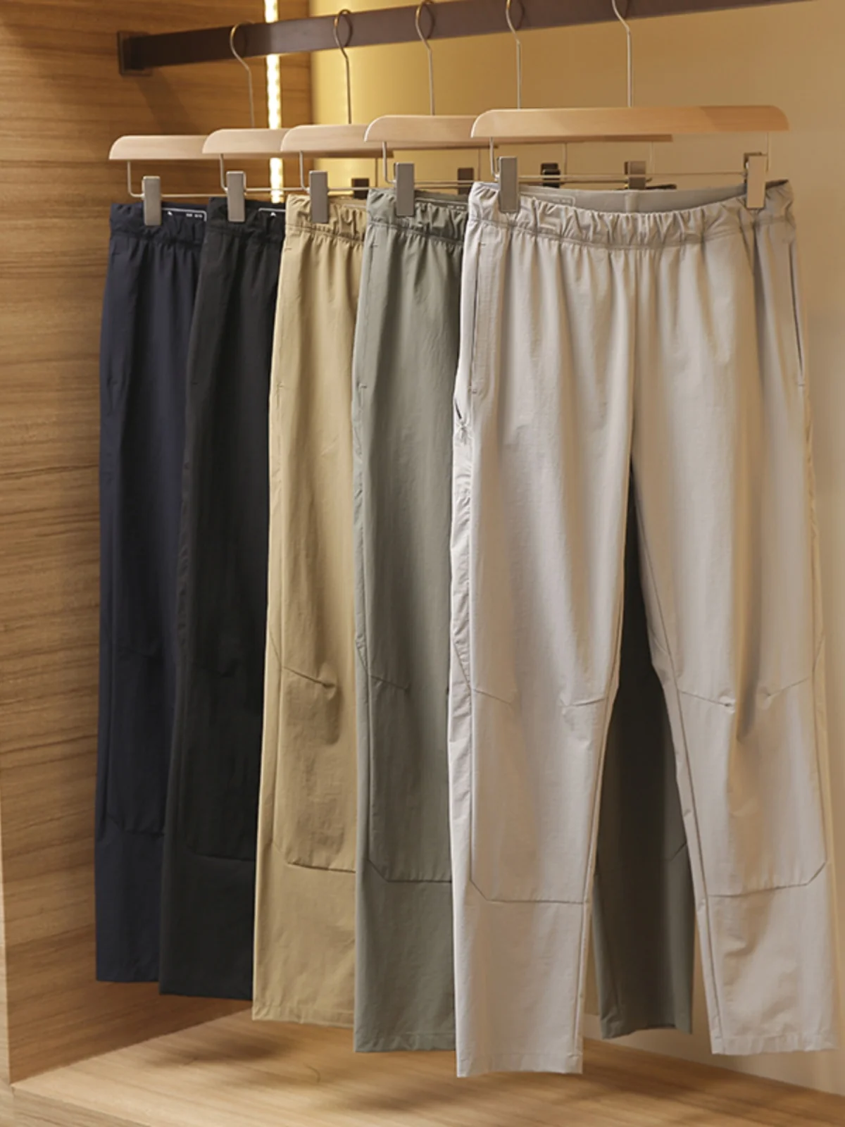 

Мужские летние тонкие спортивные повседневные брюки из технологичной ткани с эластичным поясом, высокой эластичностью, мгновенно охлаждающие, водоотталкивающие, грязеотталкивающие