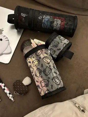 Sanrio 헬로 키티 메쉬 메이크업 가방 대용량 휴대용 애니메이션 버킷 펜 가방 메이크업 가방 휴대용 다기능 가방