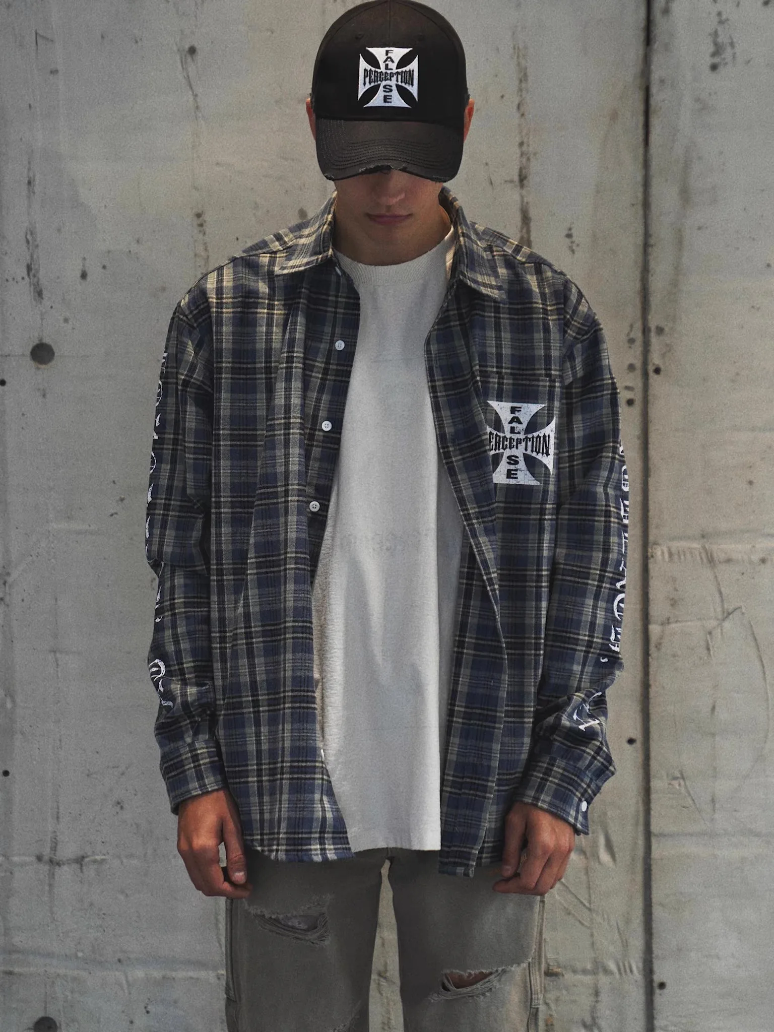 

Retro Vintage Cross Logo Plaid Long Sleeve Shirt Worn out Versatile Outerwear Cotton Youth Casual Wear All Seasons