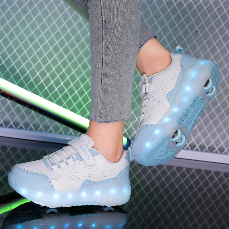 Scarpe da skate a rotelle a 4 ruote per bambini Scarpe lampeggianti per ragazze di tendenza con scarpe da ginnastica casual a doppio scopo retrattili a LED per bambini