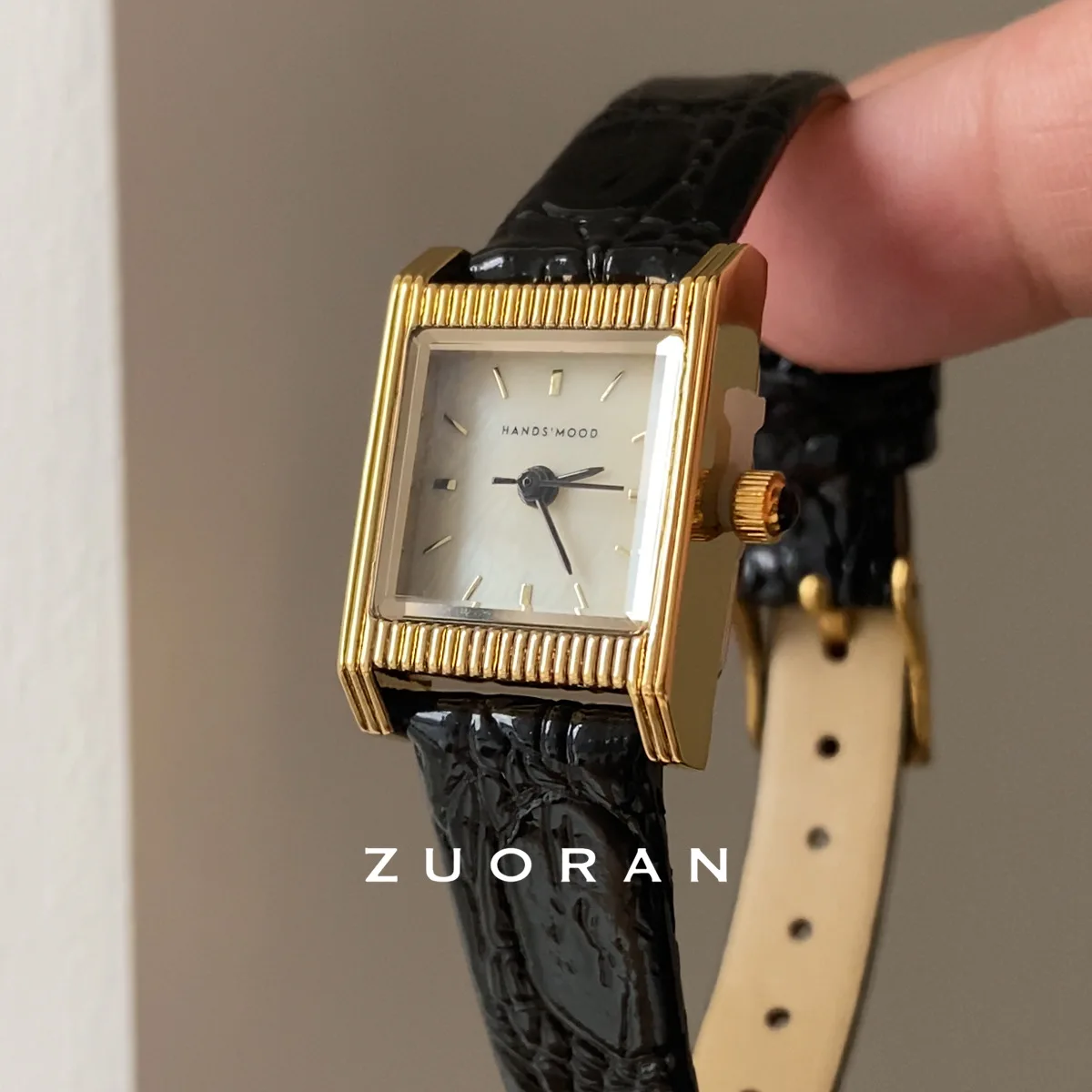 ساعة يد نسائية جديدة، ساعة كوارتز مربعة الشكل فاخرة وأنيقة وعصرية، هدية مثالية للنساء. #1