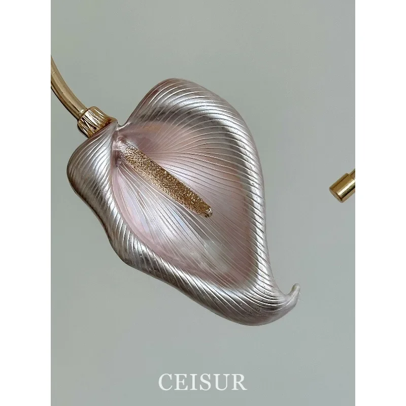 French retro exaggerated personality  lily open  fashion high sense three-dimensional flower banquet party