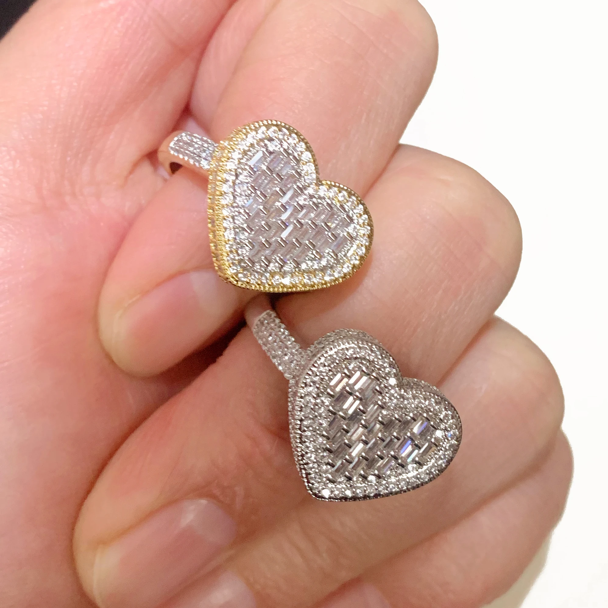 Damski pierścionek zaręczynowy w kształcie serca Full Micro Paved Iced Out Bling 5A Cubic Zirconia Fashion CZ Luxury Fashion Finger Jewelry