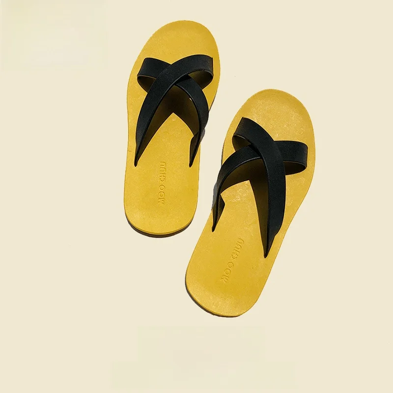 

Men's Summer Fashionable Slip-resistant Anti-odor Beach Sandals Outdoor Travel Slippers Comfortable Flat Heel PVC Material