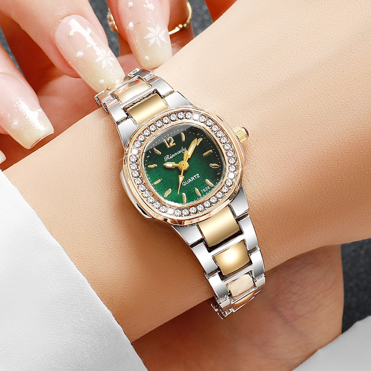 Fashion Rhinestone Square Dial Women Watches Stainless Steel Strap Ladies Dress Quartz Wristwatch Relogio Feminino（Without Box）