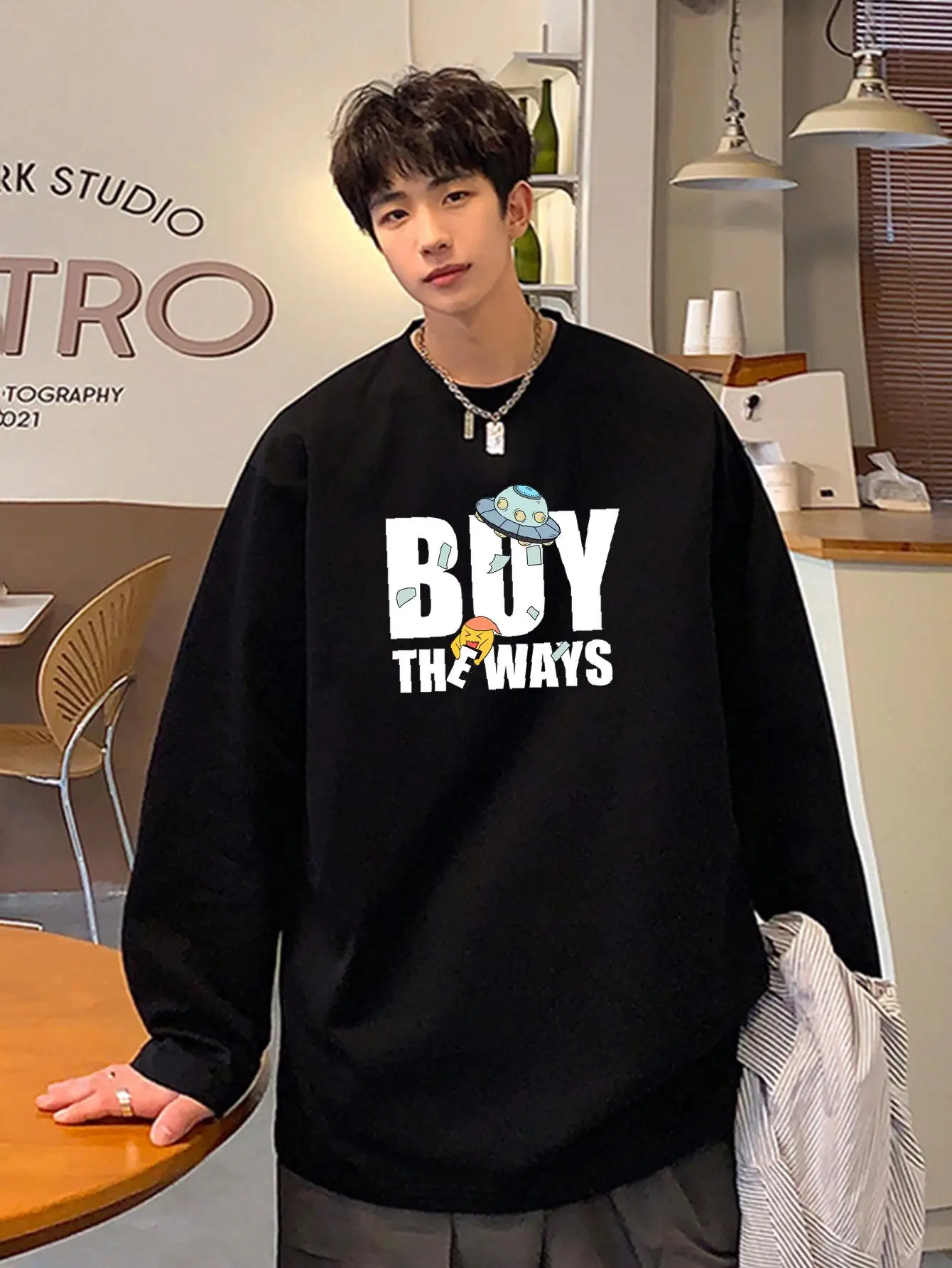 Cartoon UFO Print Man Korean Style T-shirts Fashion Oversize Crew Neck Unisex Tops Tees Long Sleeve Cotton Male Clothing