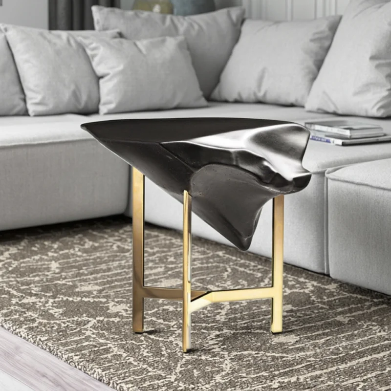 ⁕rUnique Asymmetric Structure Coffee Table Black Top with Golden Metal Frame Modern Creative FRP Side Table