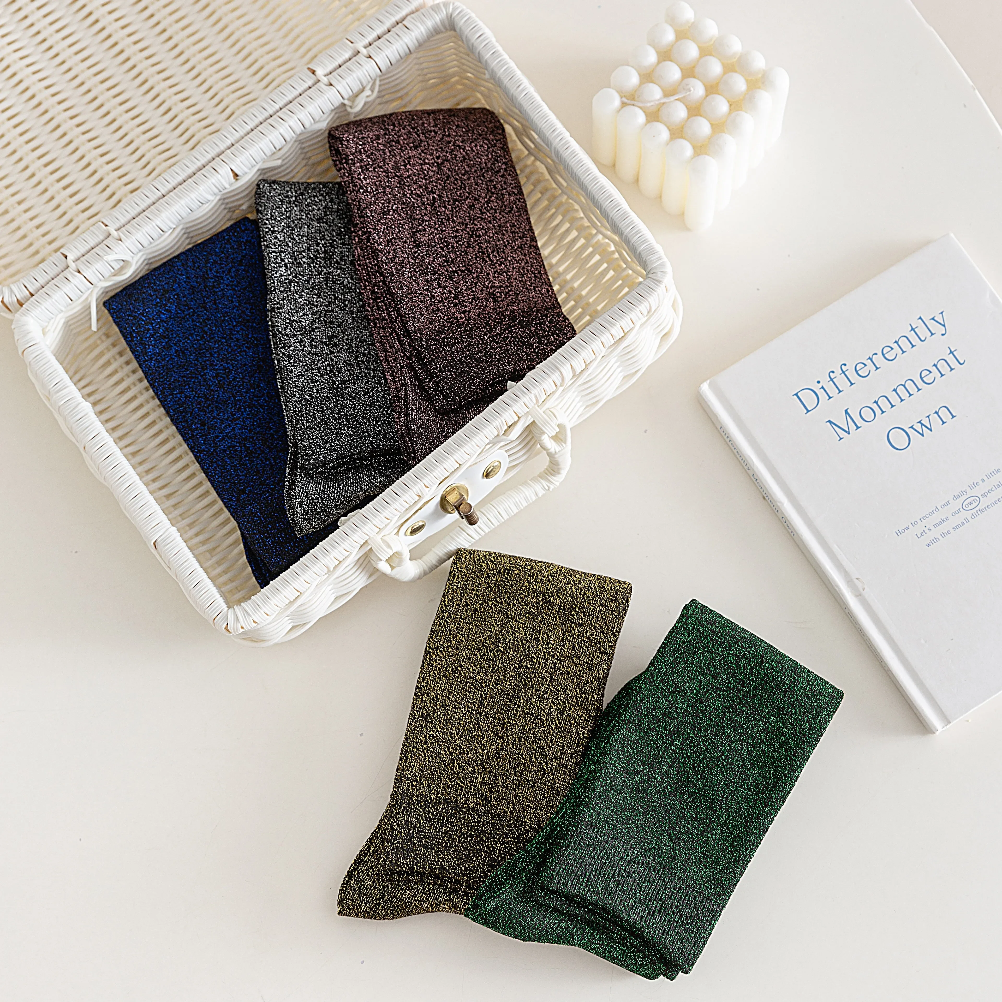 CZHIYAO Meias longas femininas feitas de ouro e prata, meias fofas de seda brilhante, presentes de Natal e Halloween para cosplay