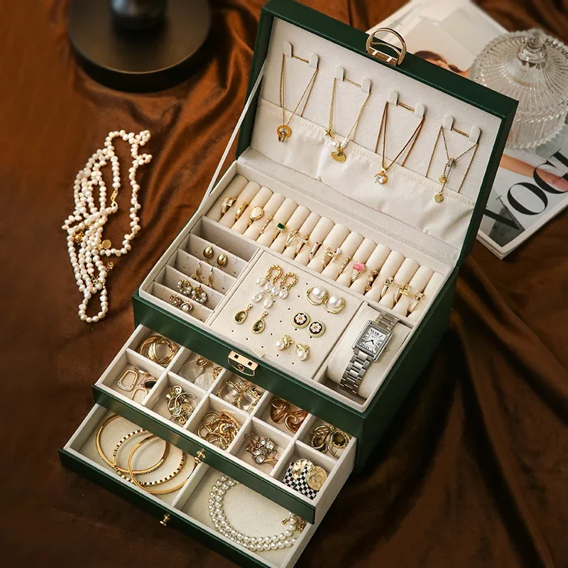 

Изысканная золотая шкатулка для хранения ювелирных изделий, большая емкость, ожерелье, серьги, органайзер для ювелирных изделий, новинка 2025 года, стильные модные аксессуары высокого класса