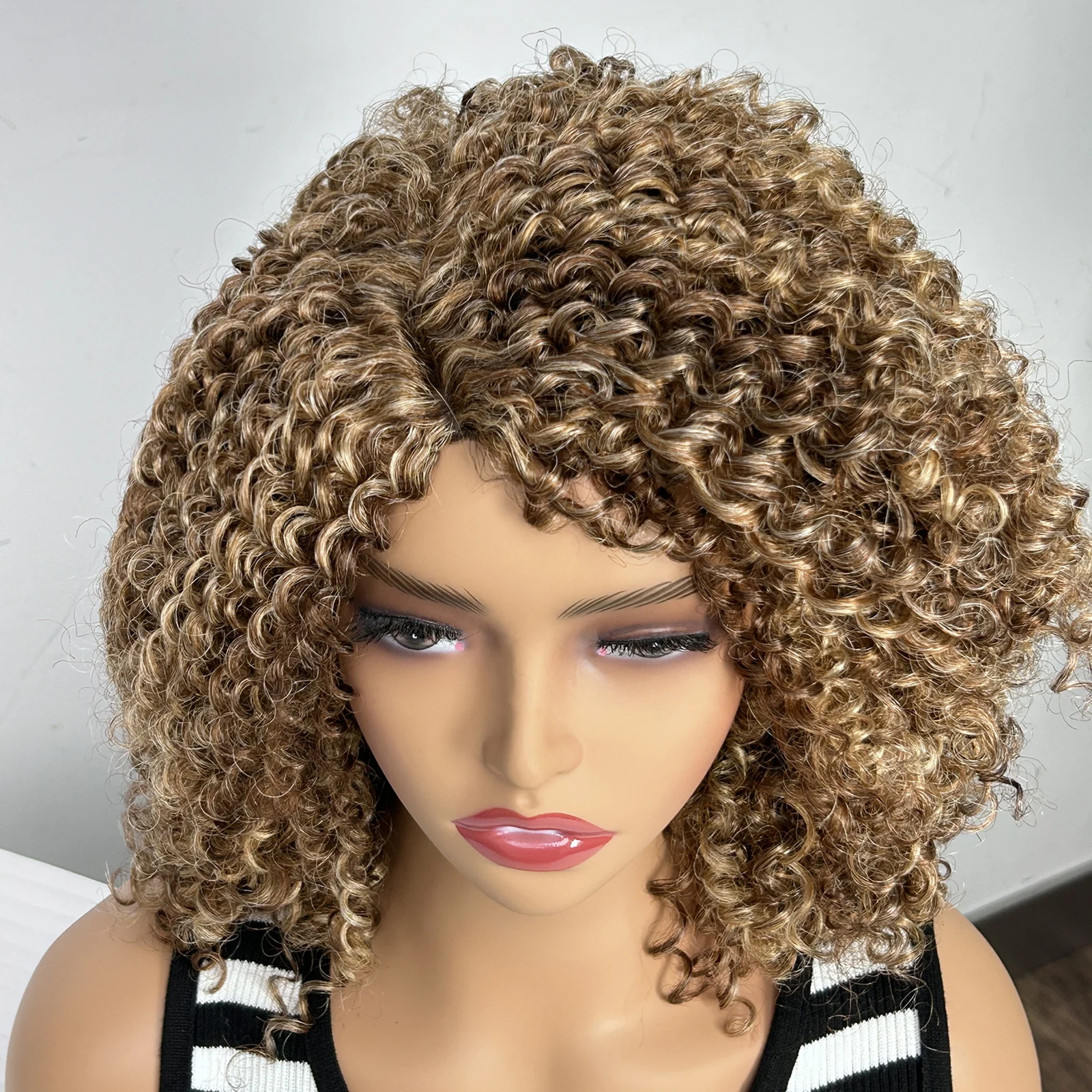 16-calowe syntetyczne peruki Bob Pełne peruki do włosów maszynowych 677 Kolorowa peruka z krótkimi włosami Afro Kręcone peruki dla czarnych kobiet Codziennego użytku