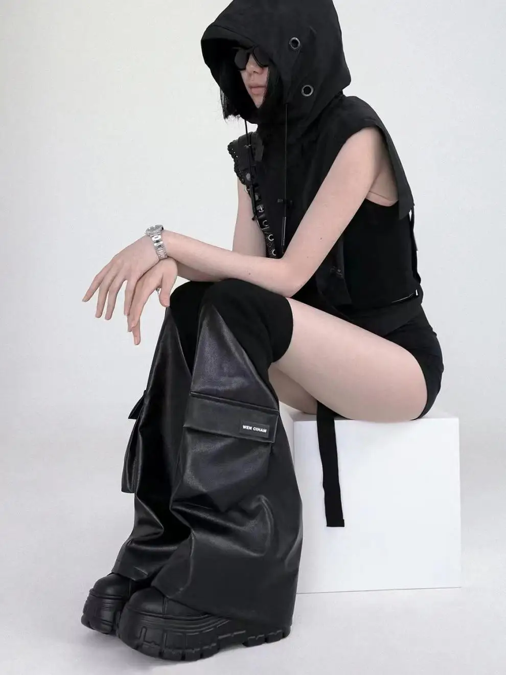 Ropa de trabajo con bolsillo estilo punk para motocicleta de cuero PU 2025, rodillera para mujer con cubierta para pierna y viento