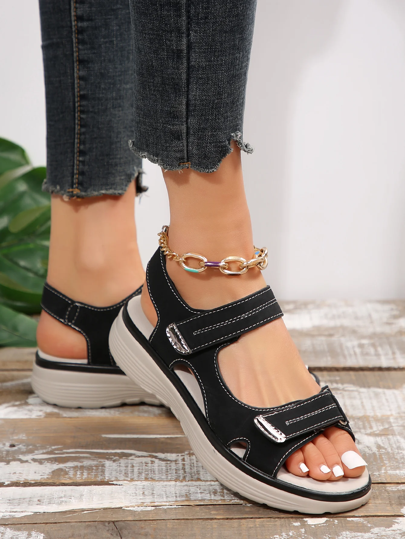 Sommer-Keilsandalen für Damen 2026 Neue Mode Rutschfeste Strandschuhe Leichte Casual Plateau-Sandalen in Übergrößen für Frauen – Detail 13