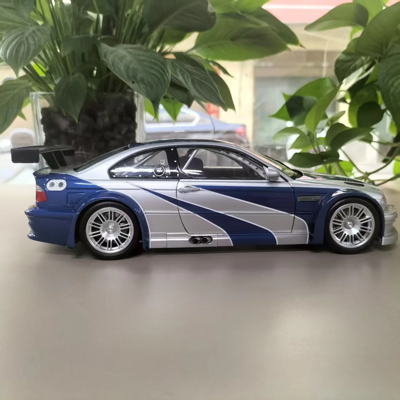 Stokta Mevcut DCM Döküm 1:18 Ölçekli BMW M3 GTR E46 Hız Gerekiyor