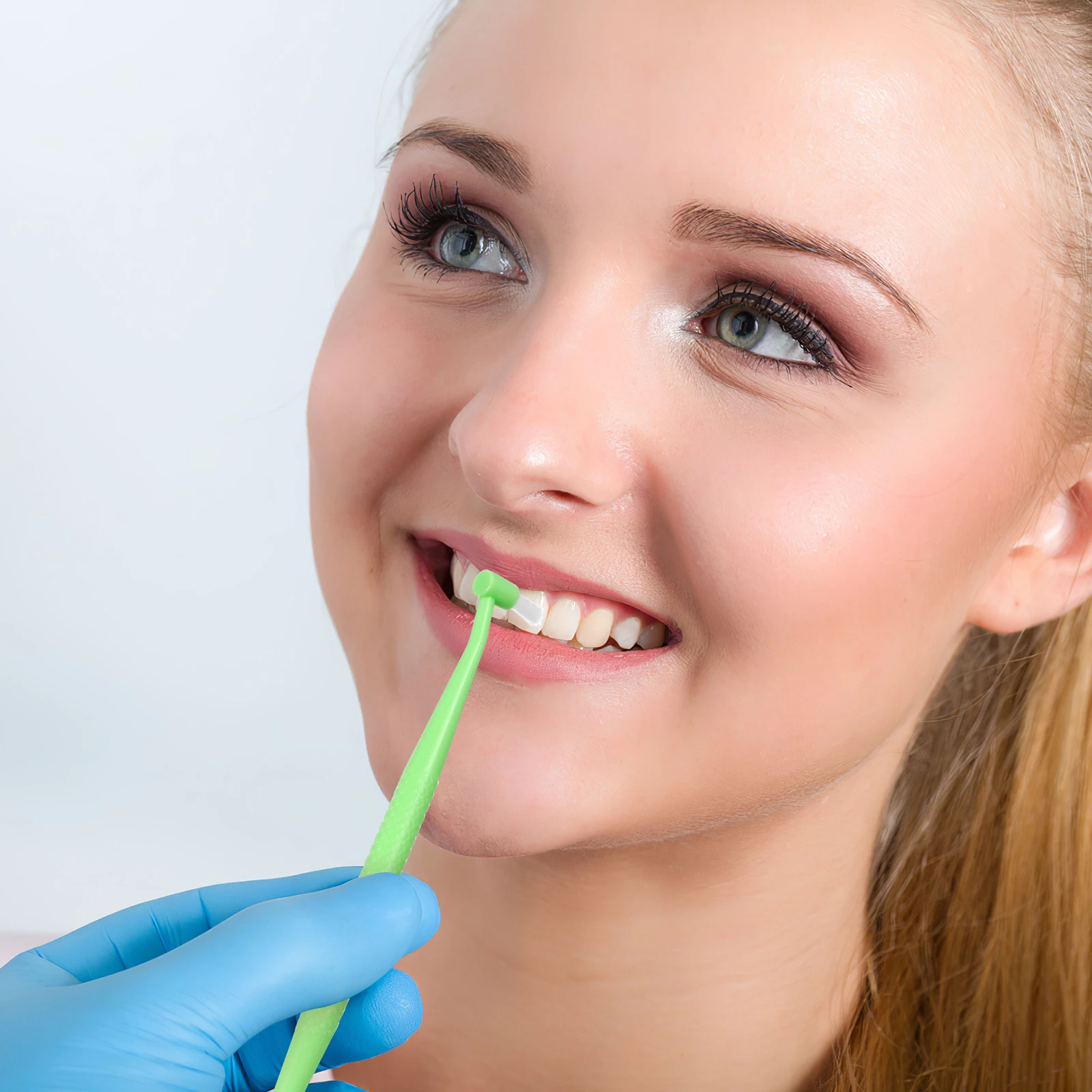 

8pcs Dual End Toothbrush 4 Blue 4 Green Soft Bristles Effective Cleaning Orthodontic Braces Travel Friendly Durable PP Material