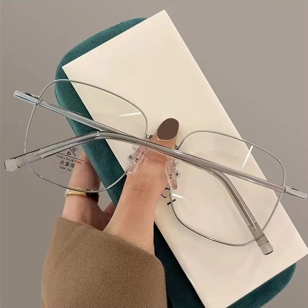 Lunettes anti-UV à rayons bleus pour femmes et hommes, lunettes à grande monture en métal ultra-léger, soins de la vision, lunettes de myopie, mode