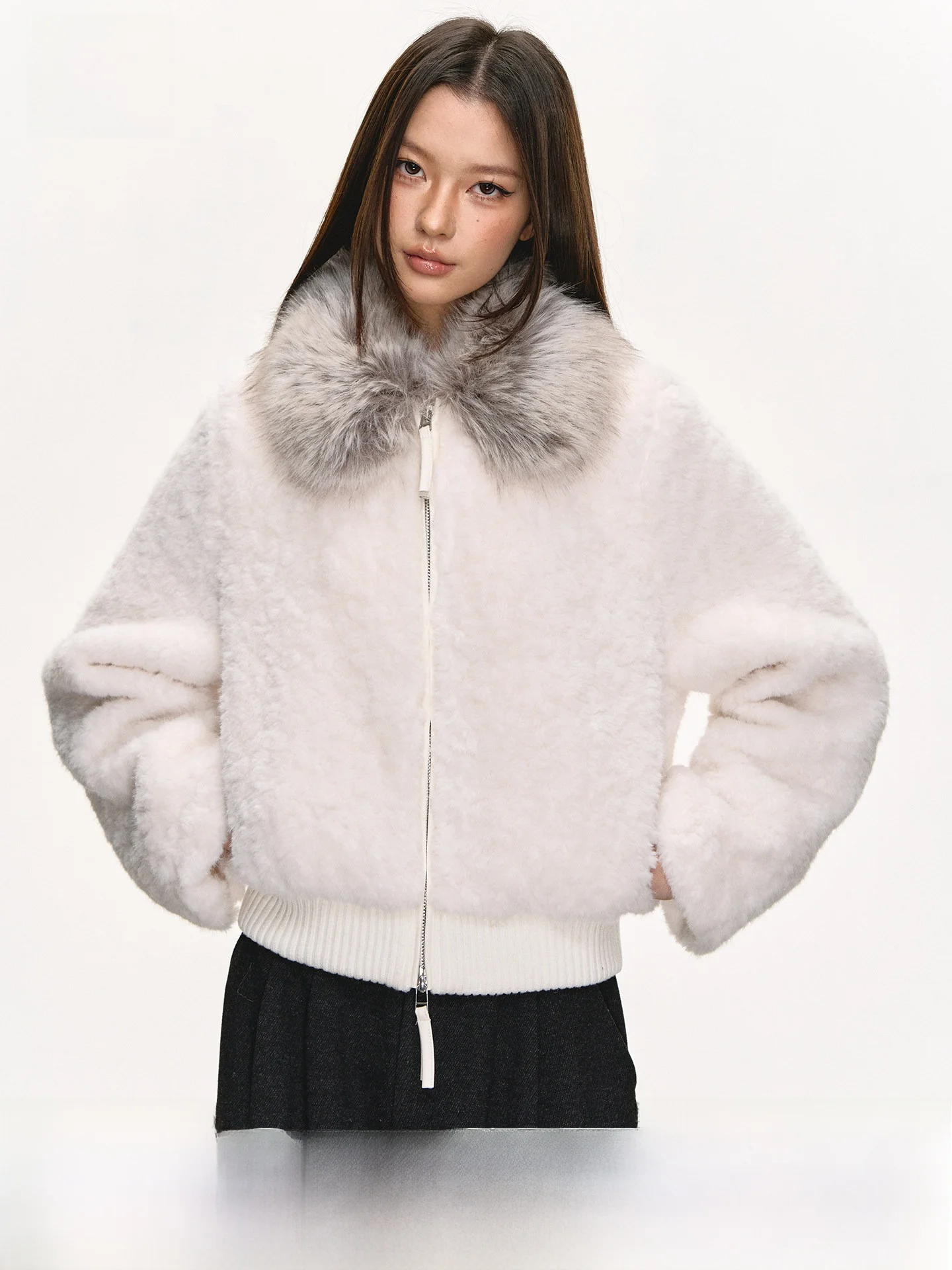 

Женская зимняя утепленная куртка Anna Aneae с воротником из эко-меха, теплая, пушистая, однотонная, свободного кроя, на молнии