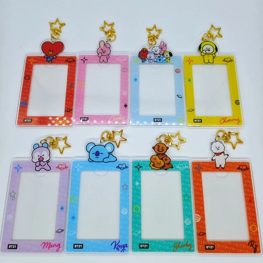 Chaveiro porta-cartões de acrílico BT21, projetado para guardar pequenos cartões de celebridades, um item prático de merchandising de celebridades.