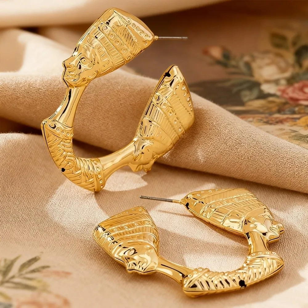 Personalized Pharaoh Face-shaped Earrings Exaggerated Gold Portrait Earrings Alloy Retro Circular Hoop Earrings Holiday Style