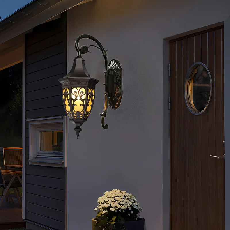 أضواء الفناء الخارجية المقاومة للماء على الطراز الأوروبي في الهواء الطلق، أضواء مدخل الفيلا المنزلية، أضواء الجدار الخارجية لشرفة السياج