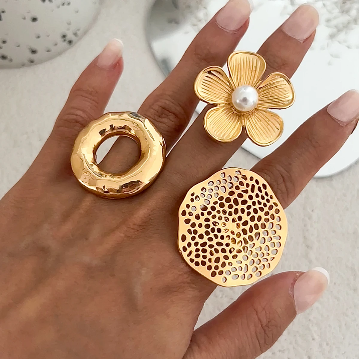 IngeSight.Z Elegant Imitation Pearl Leaf and Flower Ring Women\'s Vintage Irregular Gold Color Circle Metal Finger Ring Jewelry