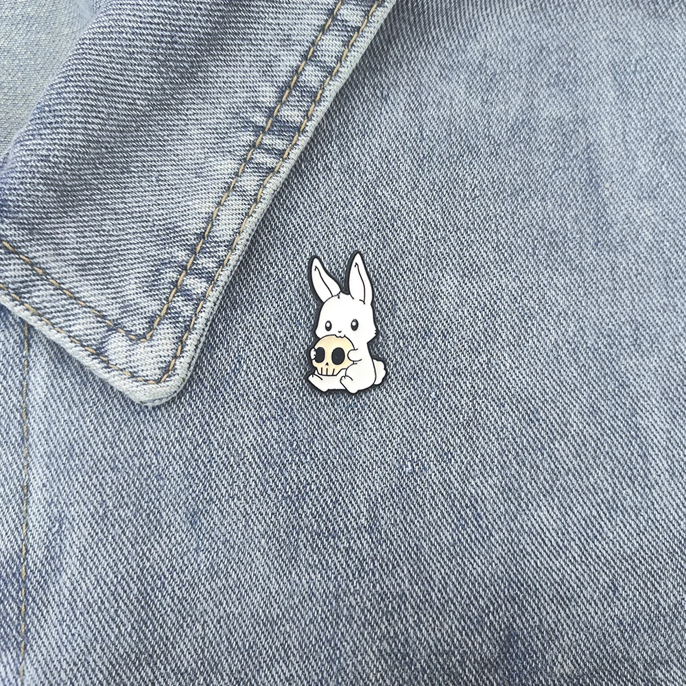 1pcs Cute Easter Bunny Brooch Cartoon Skull Rabbit Enamel Pin Metal Badge Backpack Clothing Fashion Jewelry Accessories Gift