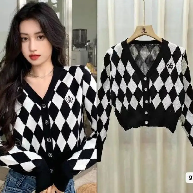 Korean Knitted Cardigan Black and White Diamond Check Vintage Long Sleeved Women Top