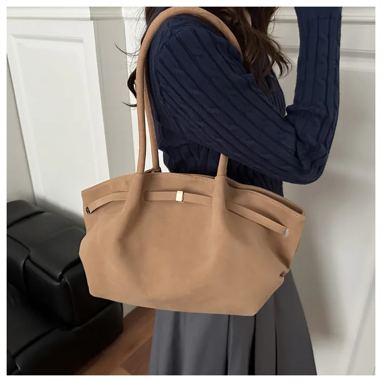 Umhängetasche aus Wildlederimitat für Damen, modisch, Pendler-Einkaufstasche, lässig, Unterarm-Eimer-Geldbörse, Herbst, täglich, Luxus-Handtasche – Detail 24