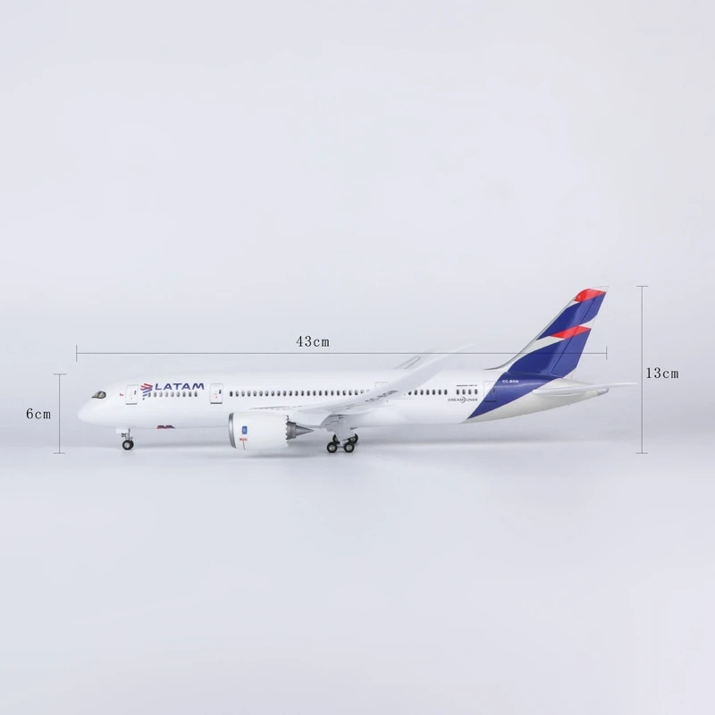 B787 비행기 모델 47cm 라틴 아메리카 항공 장난감 비행기 모델 1/130 스케일 소형 비행기 빛과 바퀴 장난감 소년 어린이