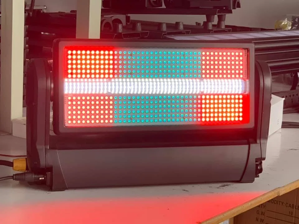 DMX 1000W lampu strobo RGBW, pencahayaan luar ruangan baru